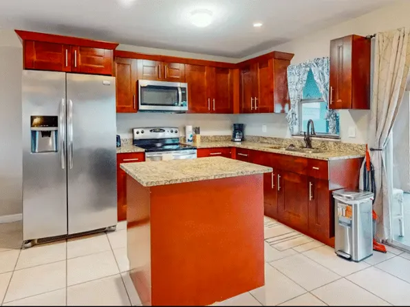 841 SW 16th Ter, Cape Coral, FL 33991