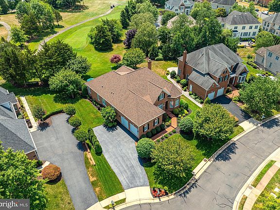 3rd image of 8359 Sapphire Lakes Ct