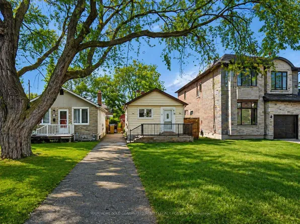 22 Albright Ave, Toronto, ON M8W 1X1
