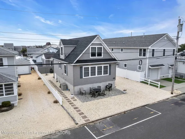 24 Virginia Ave, Lavallette, NJ 08735