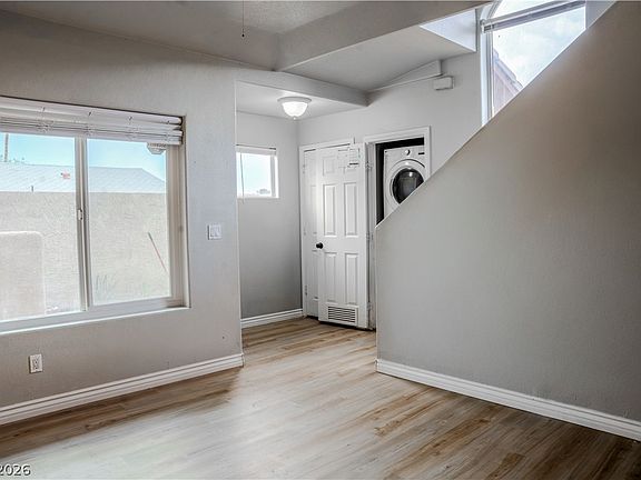 4th image of 555 Roxella Ln Unit D