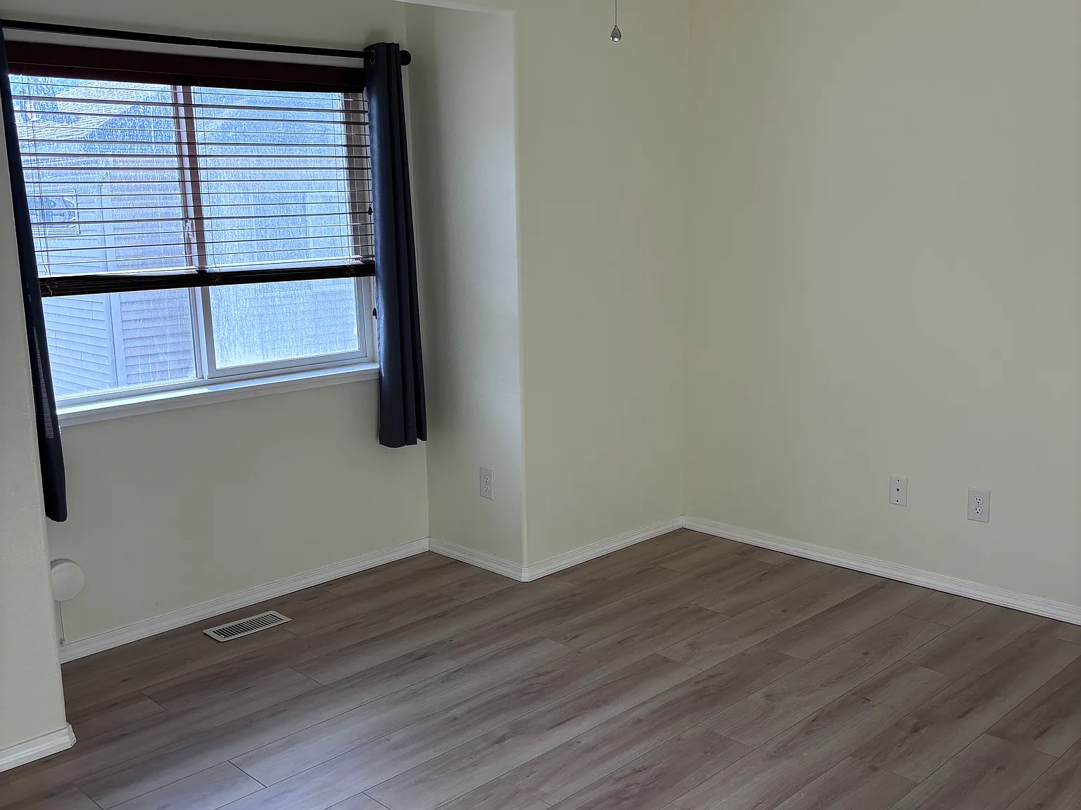 3 bed, 1282 sqft, $2,000 — Photo 4