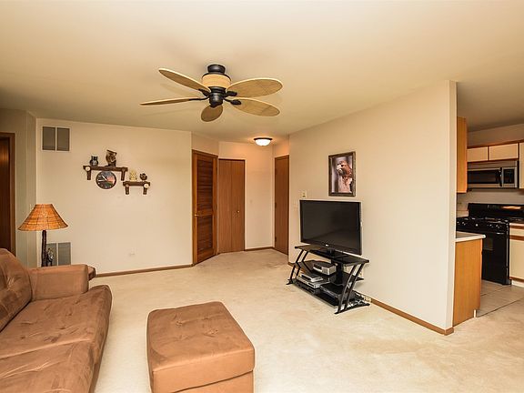2nd image of 354 Wilmington Dr Unit D2