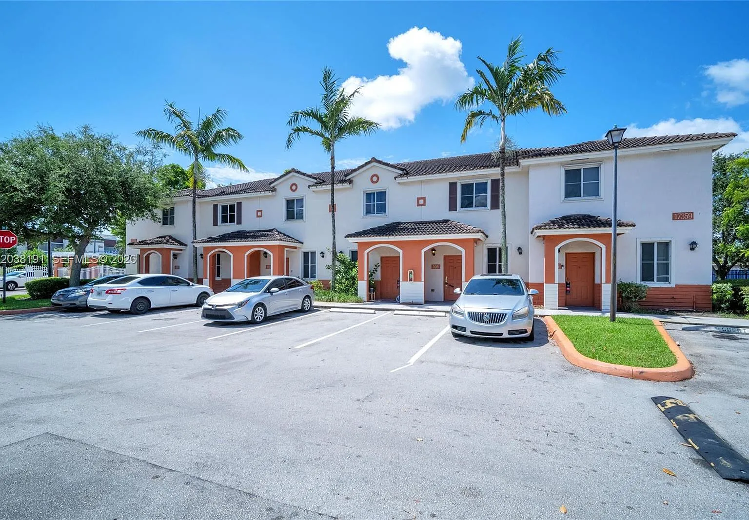 Solabella Condo — Photo 3