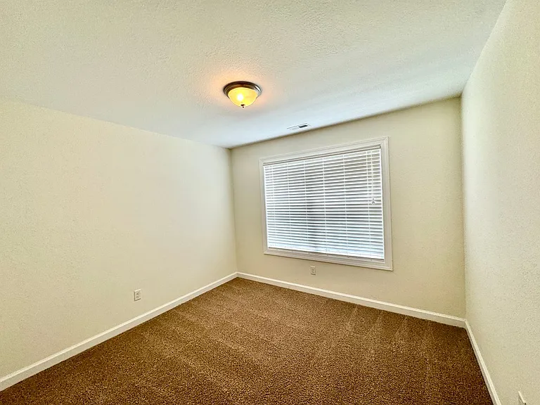 113 Crocker St — Photo 26