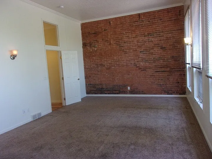 808 8th St #C — Photo 10