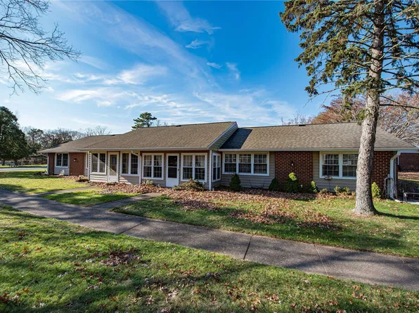181 Ventry #B, Ridge, NY 11961