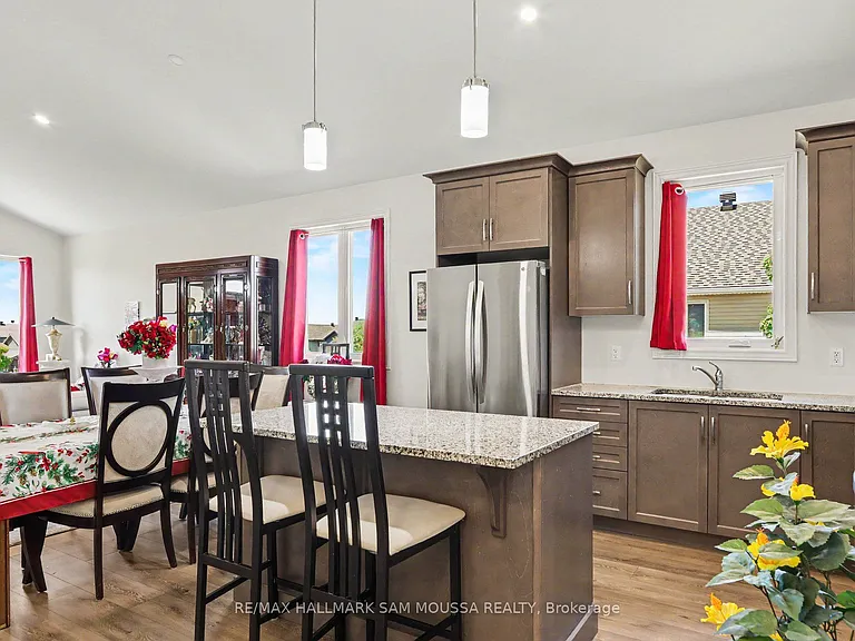 656 Bracewell St — Photo 13
