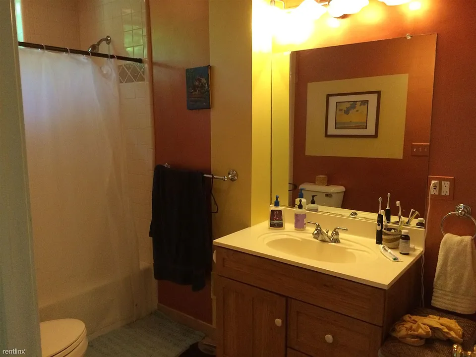 Unit #1 Bathroom