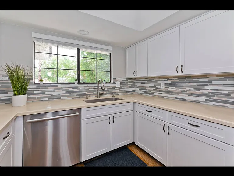 505 S Farrell Dr #S118 — Photo 1