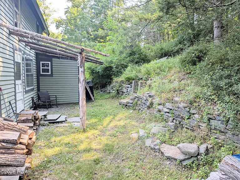 105 Delaware Dr — Photo 8