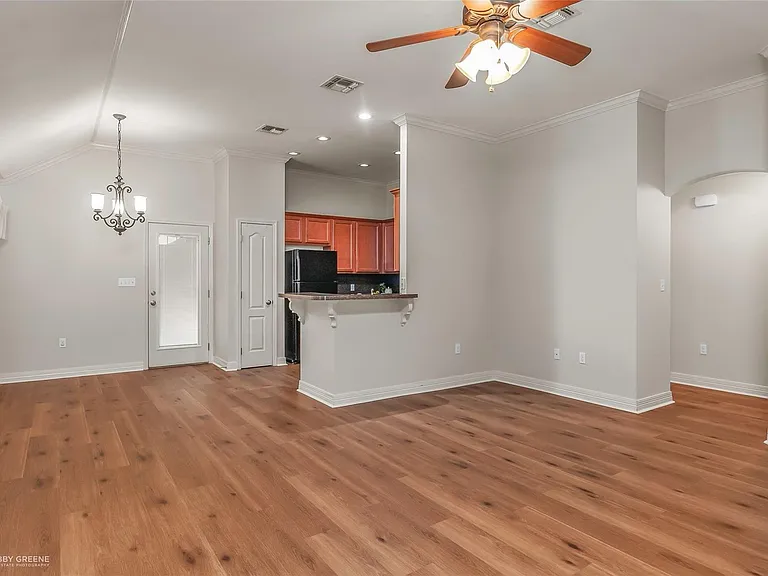 3303 Grand Lake Dr — Photo 7