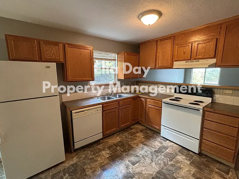 11438 E Lewis St #B — Photo 5