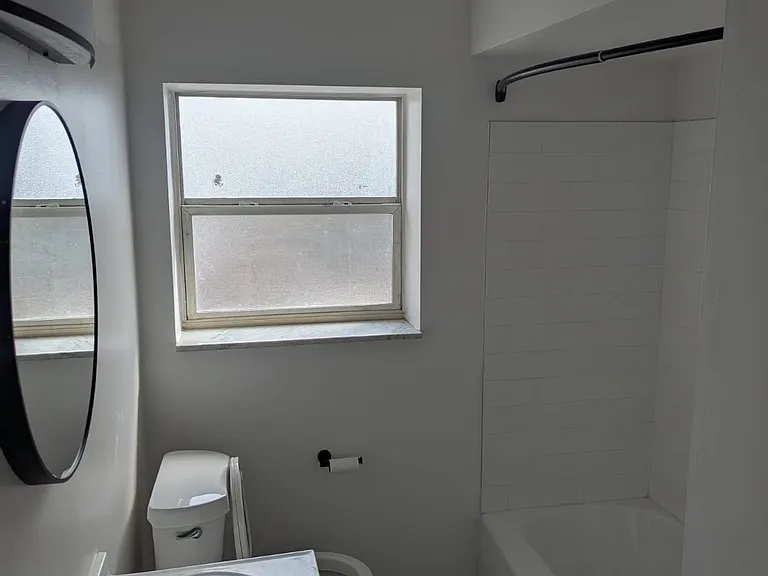300 California Ave #3 — Photo 3