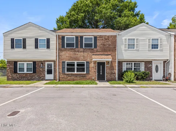 526 Myrtlewood Cir, Jacksonville, NC 28546
