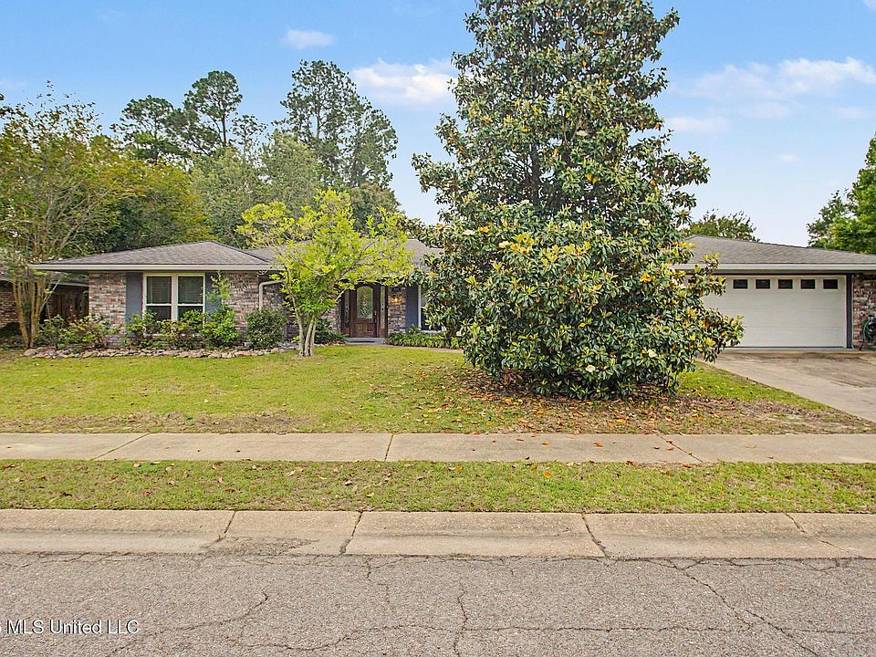 1st image of 738 Parkwood Dr