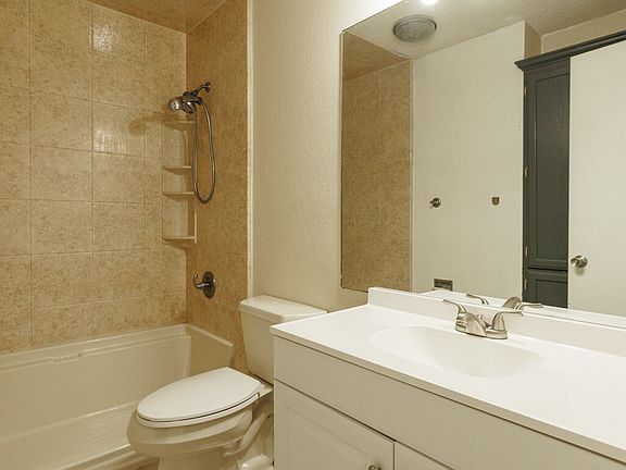 5th image of 3874 Georgetown Dr
