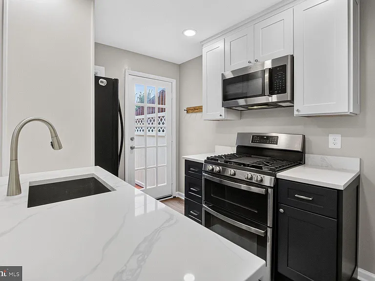 23 Underwood Pl — Photo 8