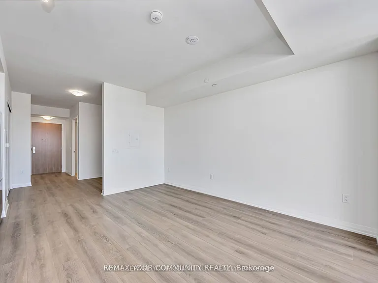8960 Jane St #429 — Photo 19