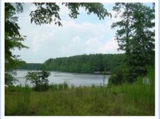 81 Lake View Dr E, Pinehurst, NC 28374