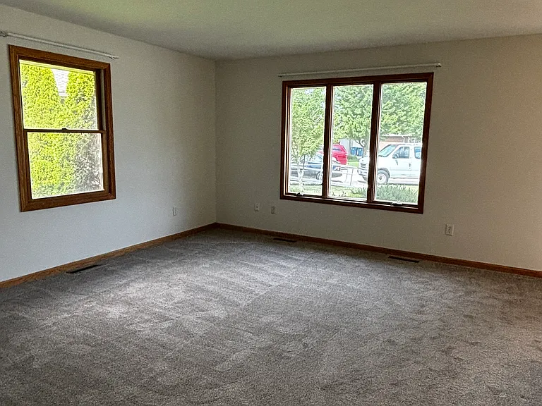 1545 Helen Ct — Photo 20