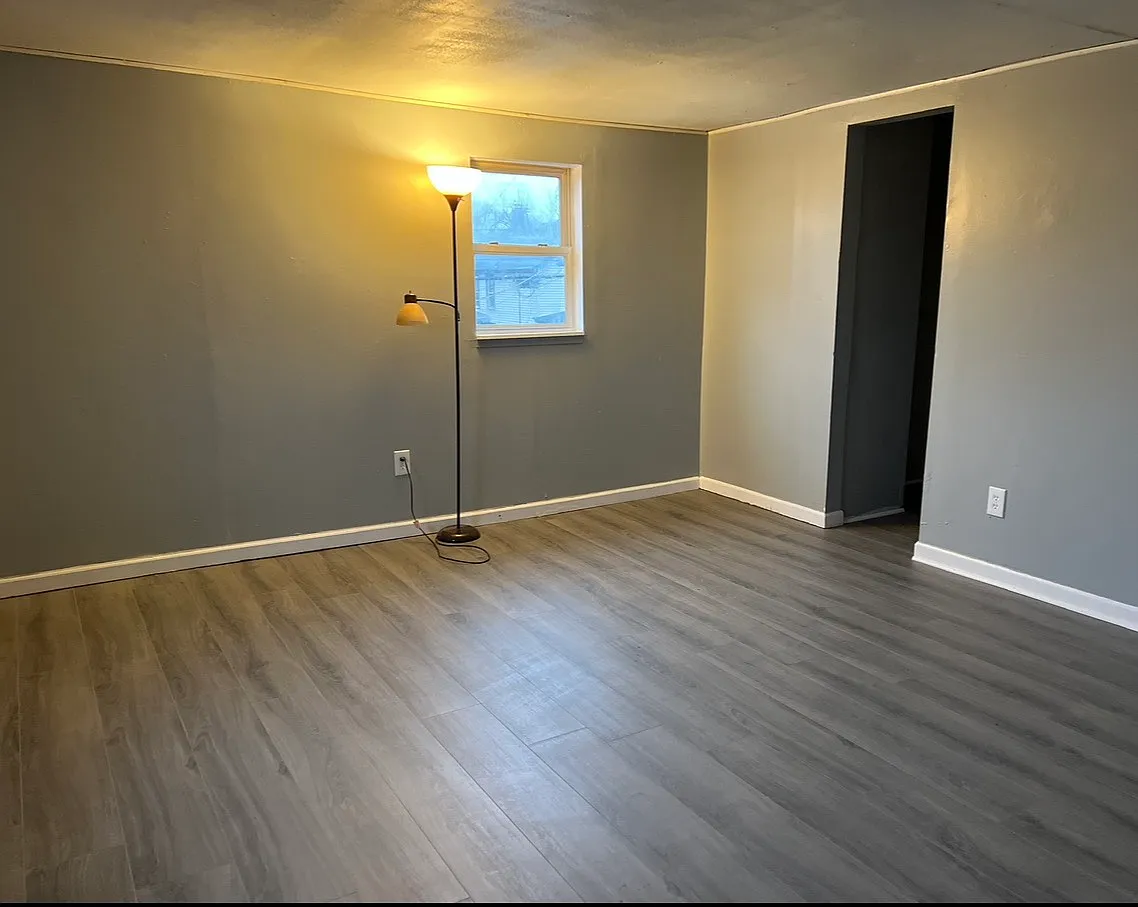 3 bed, 1200 sqft, $1,600 — Photo 2