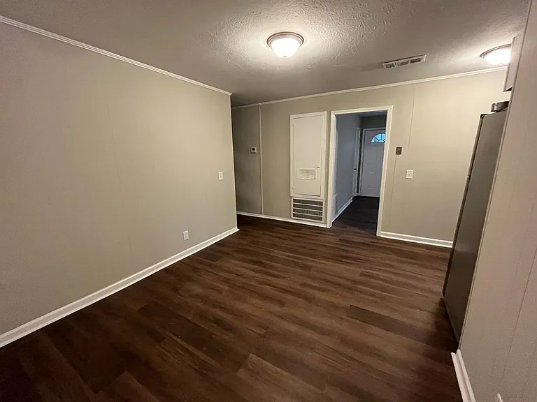 403 Raintree St — Photo 4