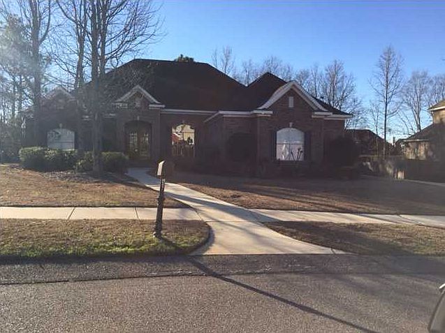 2nd image of 2941 Richmond Dr