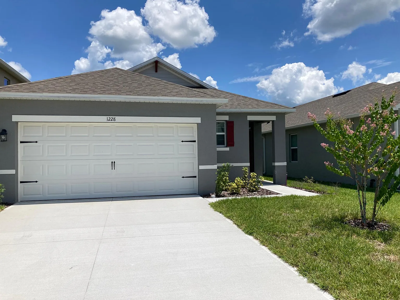 3 bed, 1649 sqft, $2,400 — Photo 2
