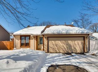 5713 Villa Dr, Shoreview, MN 55126