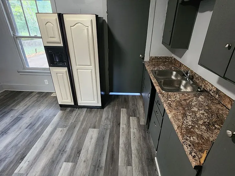 6010 Florence Blvd — Photo 15