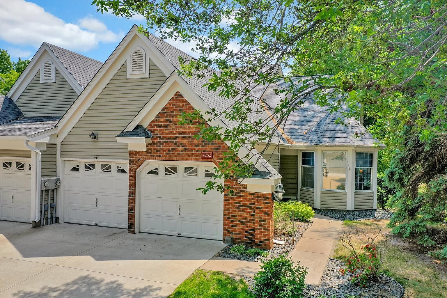 4252 Pond View Dr, White Bear Township, MN 55110 Zillow