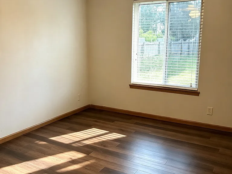 4327 Hadley Ct — Photo 6
