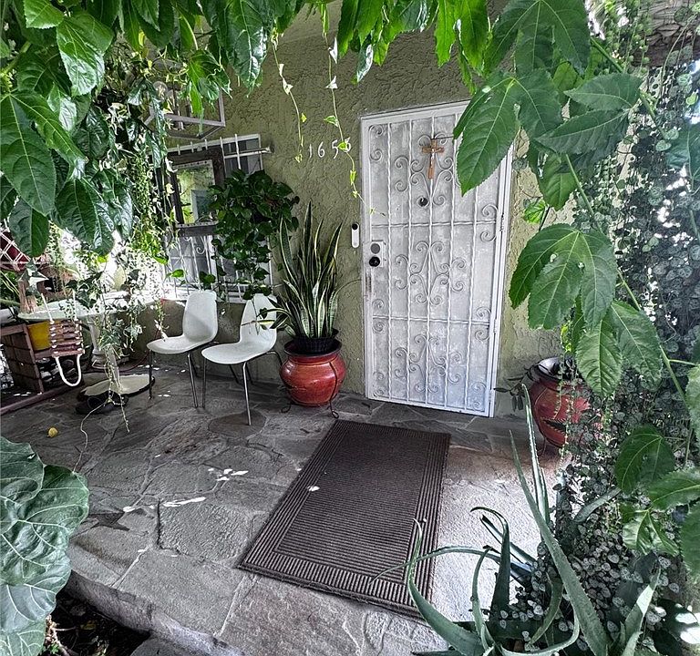 1st image of 1653 W 68th St