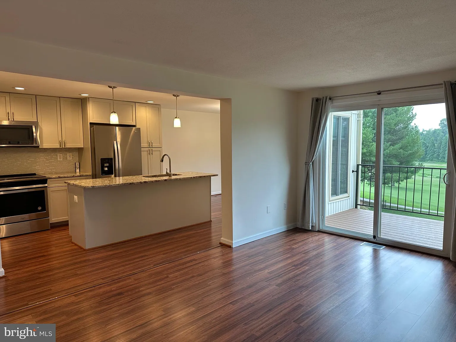 4 bed, 3.5 bath, 1464 sqft, $3,500 — Photo 3