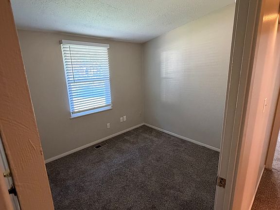 5th image of 9964 Countryside Rd