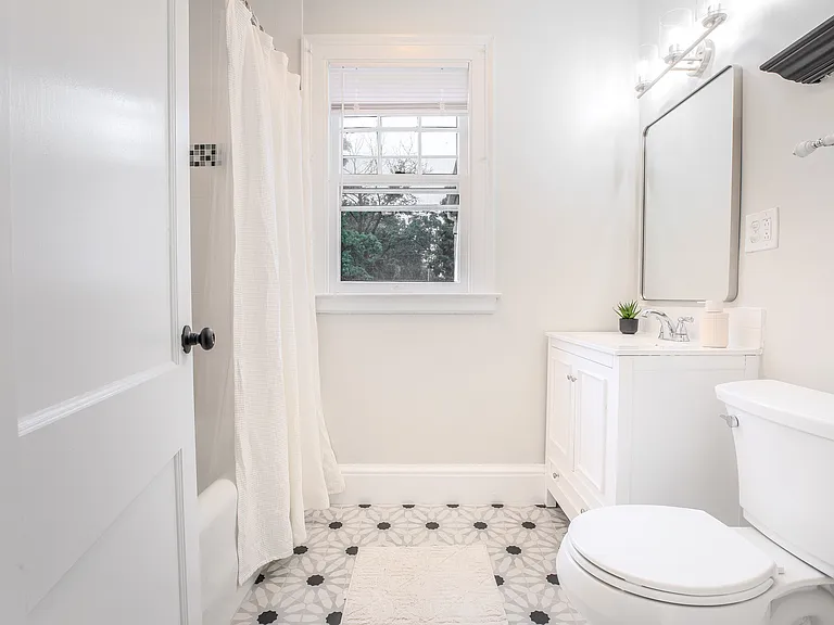 219 Jordan Ln #2 — Photo 15