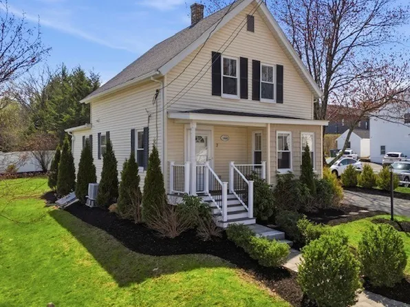 7 Cherry St, Fayville, MA 01745