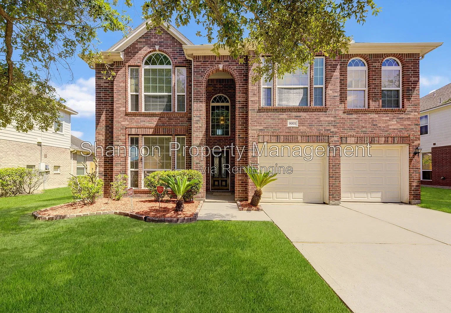 4 bed, 2.5 bath, 2876 sqft, $2,650 — Photo 1