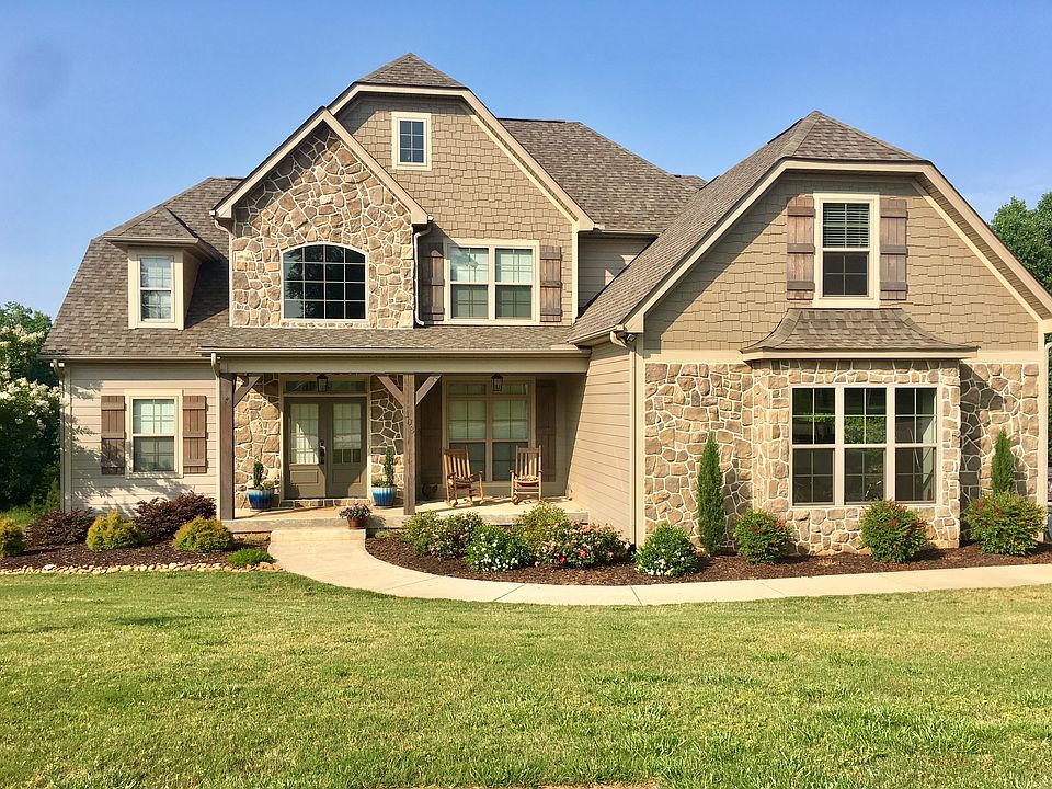 1st image of 108 Sawbriar Ct