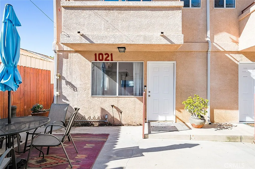 Building Photo - 1021 Coronado Ter
