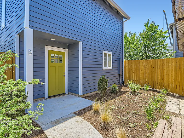 4300 SE 79th Ave — Photo 1