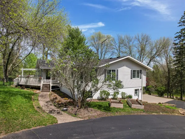 2211 Lenwood Dr SW, Rochester, MN 55902