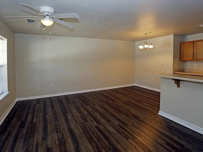 Meadowbrook Apartments — Photo 4