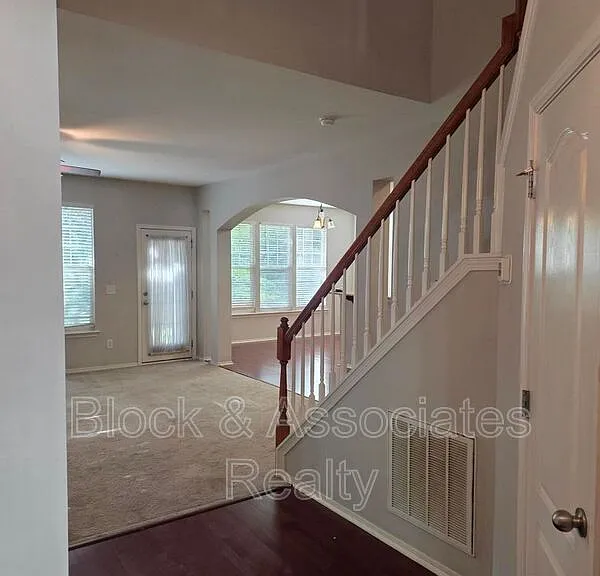 8208 Stone Cellar Dr — Photo 16