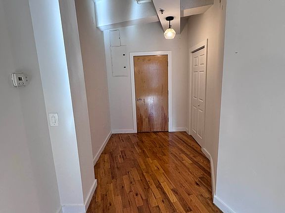 4th image of 2928 41st Ave APT 810