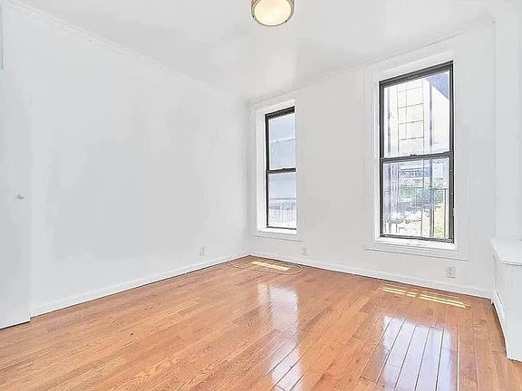 3rd image of 621 W 51st St #2W