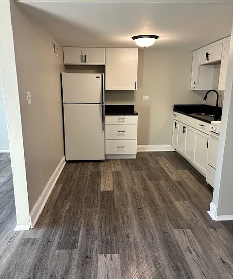 1103 Evans Ave — Photo 3