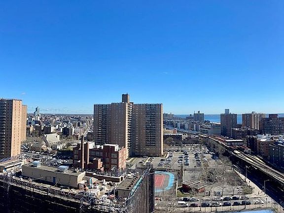 3rd image of 2915 W 5th St APT 19B
