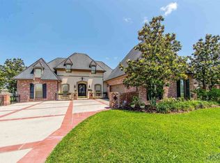 225 Lake Decade Ct, Houma, LA 70360